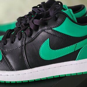 Nike Air Jordan 1 Low “Lucky Green”